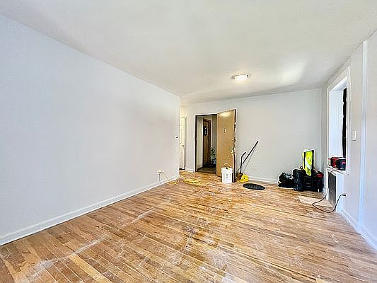 2nd image of 105 E 86th St #1L