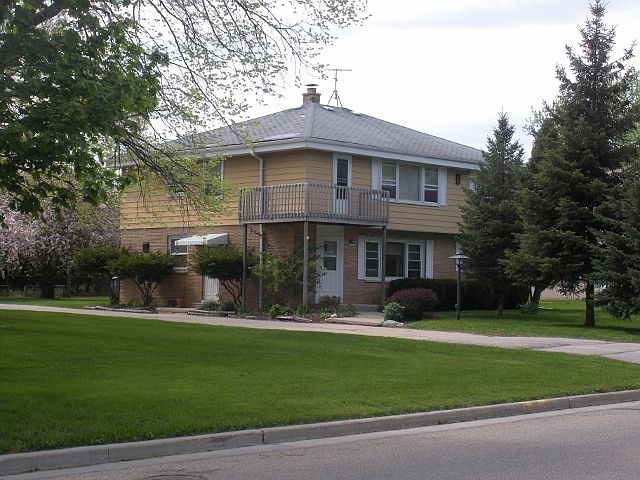1st image of 1409 N 116th St