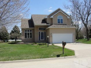 23 Asbury Pl, Mason City, IA 50401