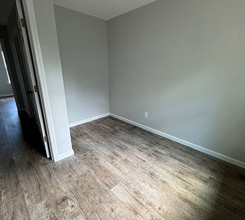 5th image of 168 Poteet Rd #B