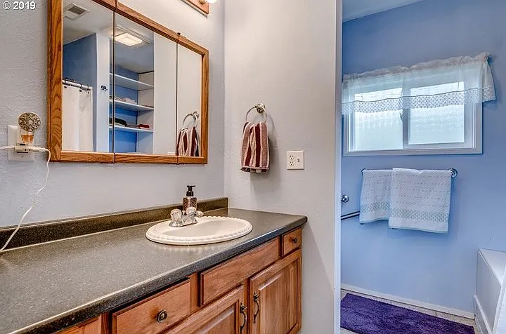3 bed, 1632 sqft, $2,500 — Photo 3