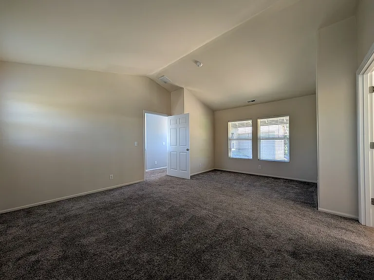 5220 Wales Dr — Photo 12