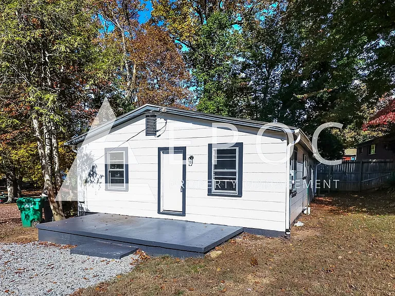 1308 Madison St — Photo 15