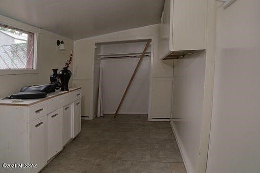 3rd image of 627 W 4th Ave
