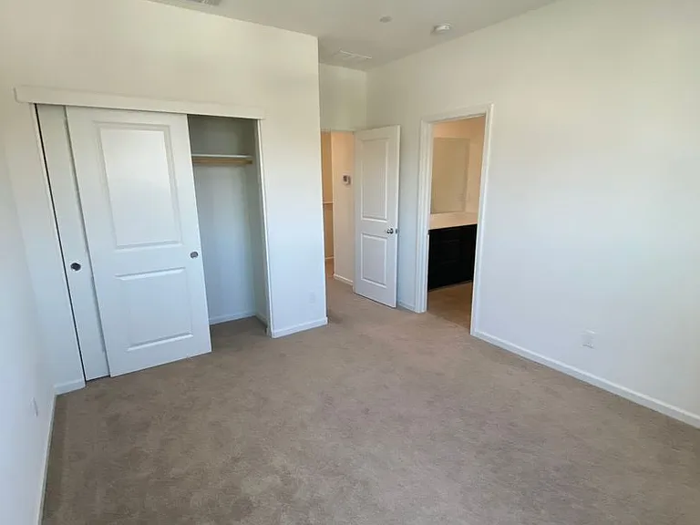 1667 Lion St — Photo 32