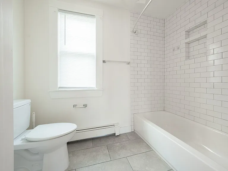 23 Greenock St #3 — Photo 5