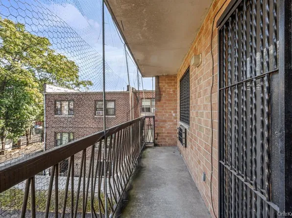 147-45 Barclay Avenue image 6 of 14