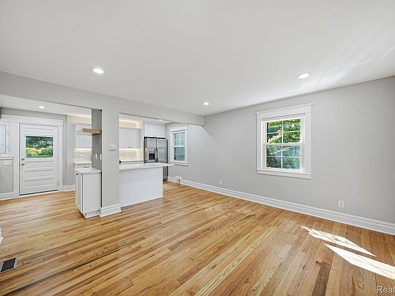 3rd image of 1684 Graefield Rd #60