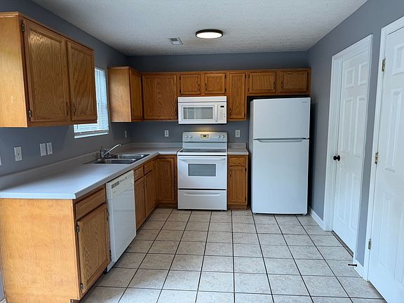 3rd image of 1111 Northridge Dr