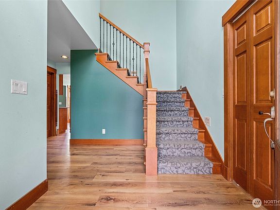 3rd image of 16405 86th Street E