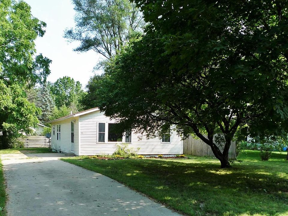 1st image of 164 Bradley St