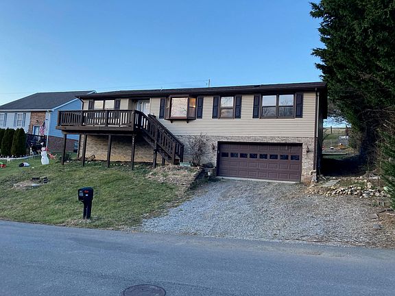 2nd image of 995 Beaver Dr NW