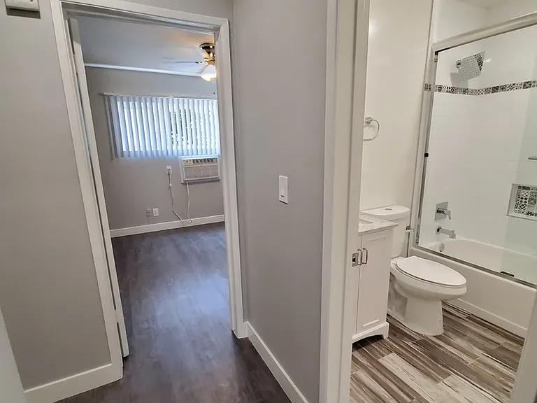 1224 N Formosa Ave #1 — Photo 8