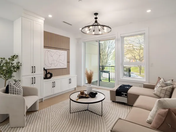 4826 Duchess St, Vancouver, BC V5R 3L6