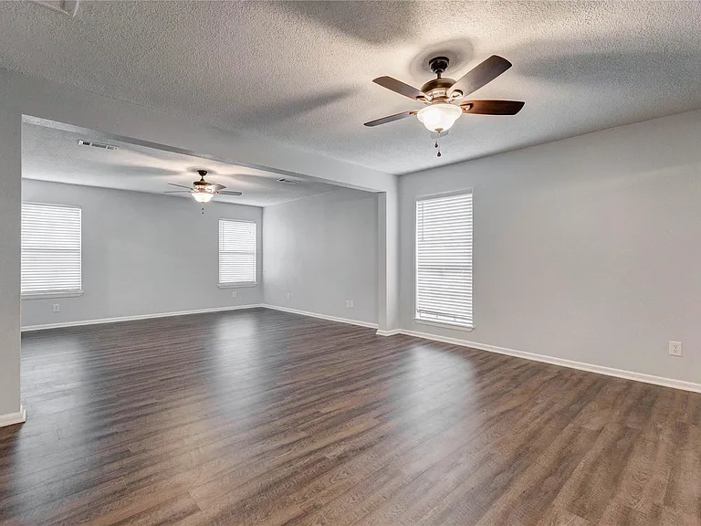 9614 Charter Ridge Dr — Photo 16