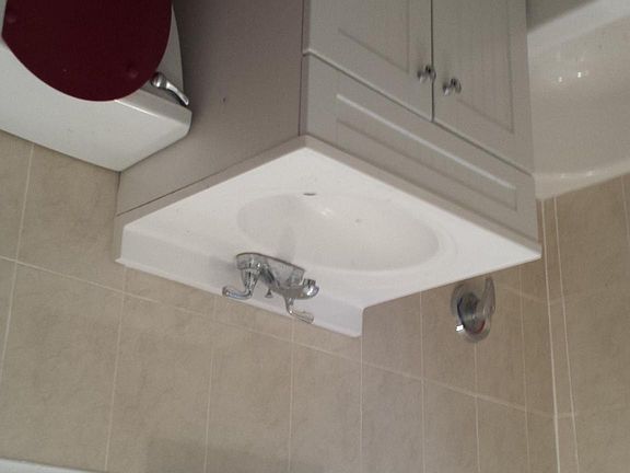 3rd image of 1037 Longfellow Ave APT 1