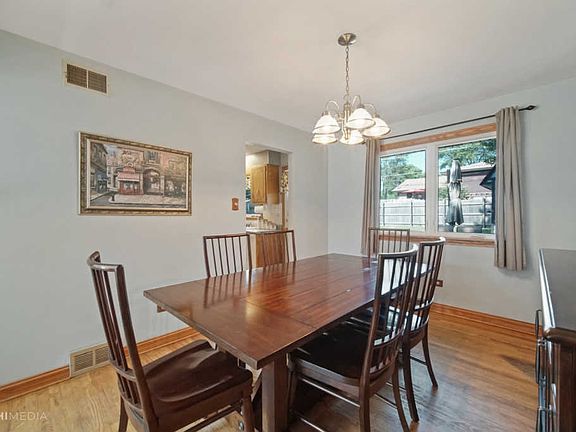 5th image of 10044 S 82nd Ct