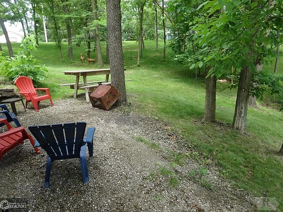 3rd image of 2324 S Lakeshore Dr