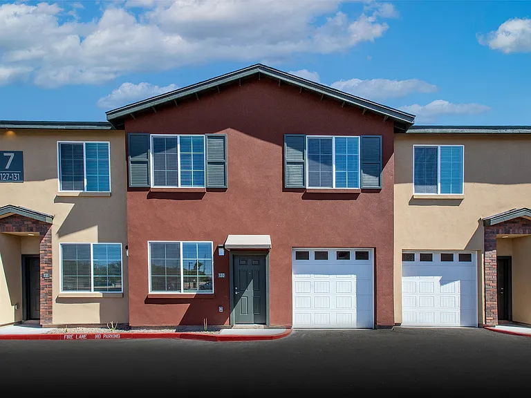 San Stefano Townhomes — Photo 27