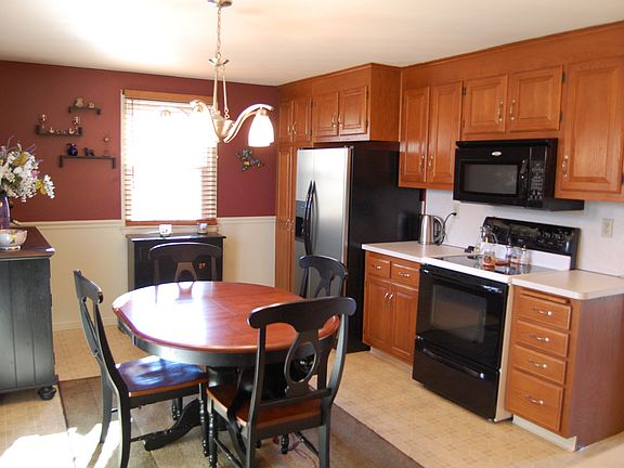 2nd image of 24 Hillcrest Dr