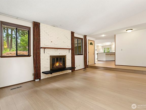 3rd image of 4204 Clearwater Drive SE