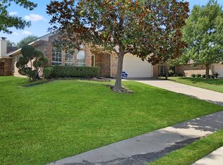 2032 Kenny Ct, Lewisville, TX 75067