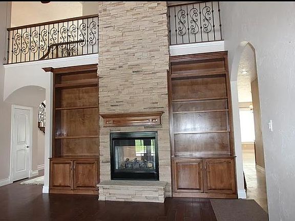 4th image of 42 Lake Van Dr