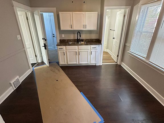 3rd image of 11716 Parkhill Ave #2