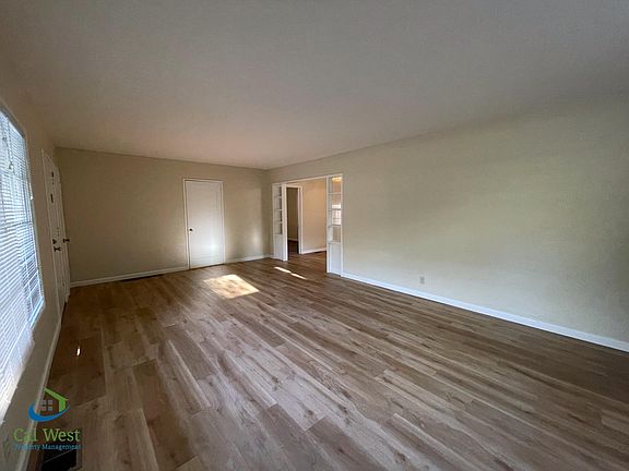 5th image of 1160 Dean Ave