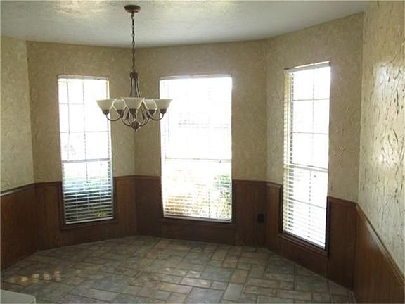 4th image of 6007 Beehive Dr