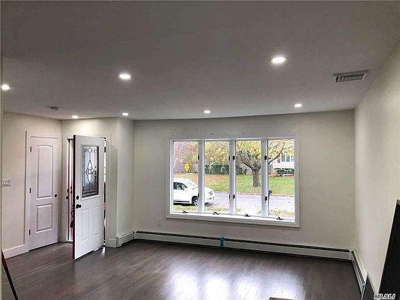 3rd image of 106 Greenhaven Dr
