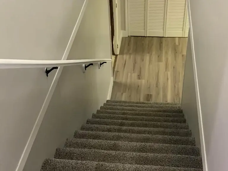 Easy steps to the basement