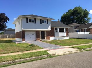 287 N Wyoming Ave, Massapequa, NY 11758