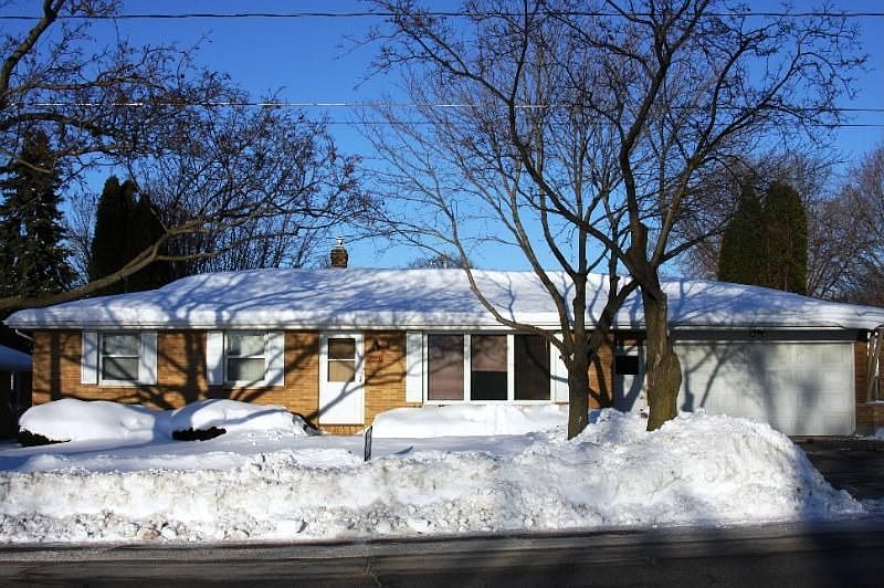 2nd image of 2053 Hillside Ln