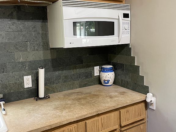 4th image of 1246 16th Ave N #1