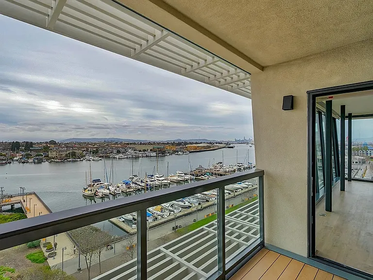 Channel House — Photo 14