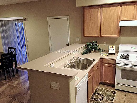 4th image of 10617 Mountain Stream Ct