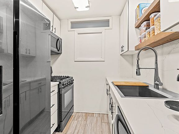 4th image of 66-10 Thornton Pl #4A