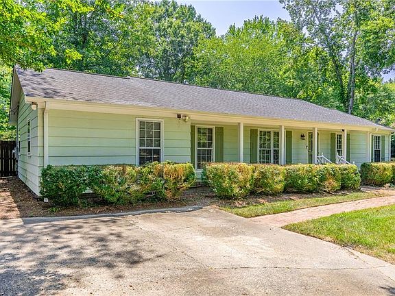 2nd image of 4504 Belvoir Dr