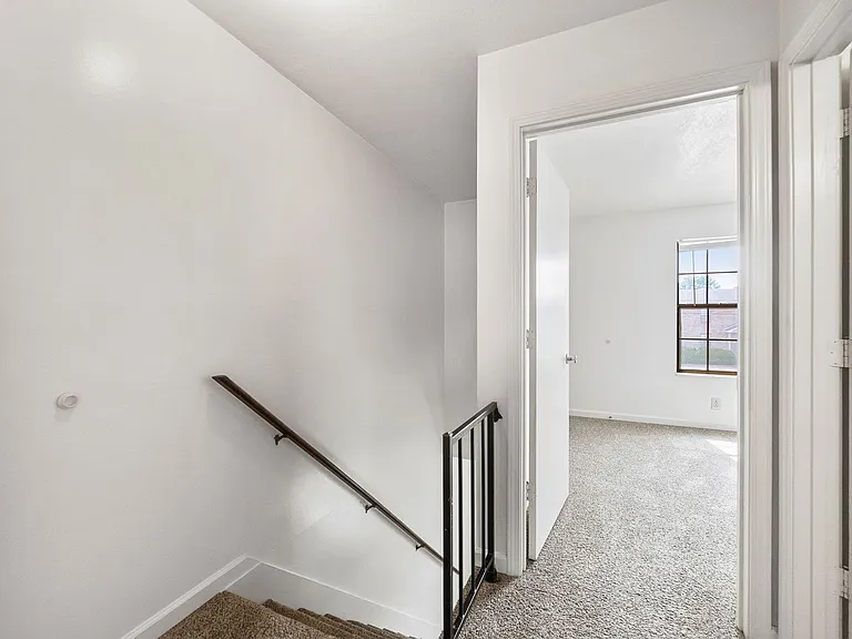 Northridge Drive-276 (x4) — Photo 14
