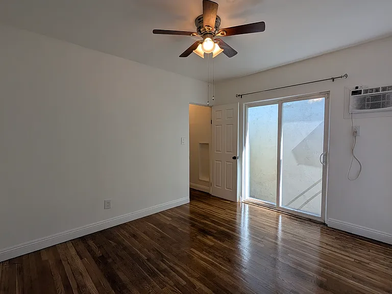 6206 Cahuenga Blvd — Photo 7