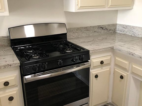 5th image of 1342 10th St APT 107