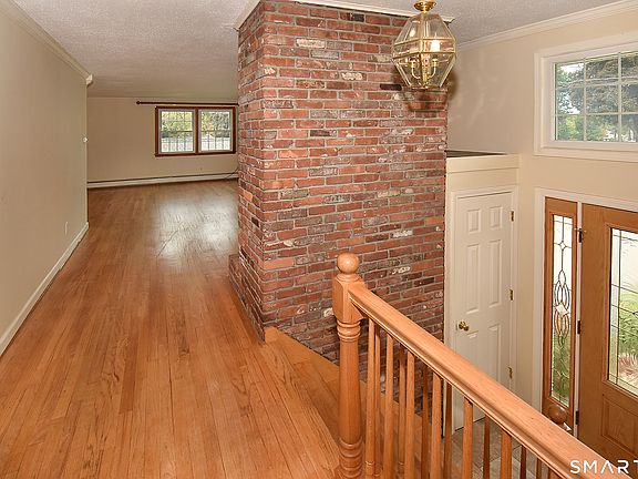 4th image of 50 Valley View Drive