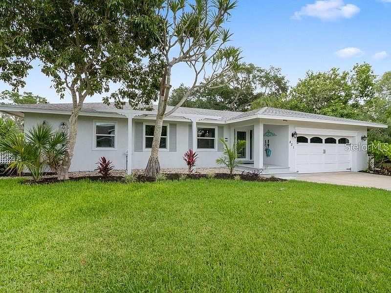 1st image of 821 Idlewild Way