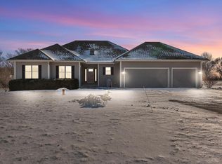 N5372 Loraine COURT, Fredonia, WI 53021