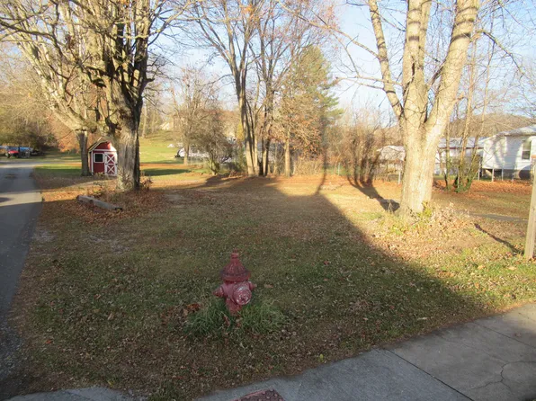 620 Maple Ave, Alderson, WV 24910