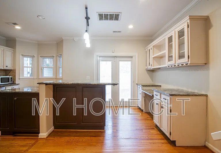 807 Greenleaf Ave #1 — Photo 10