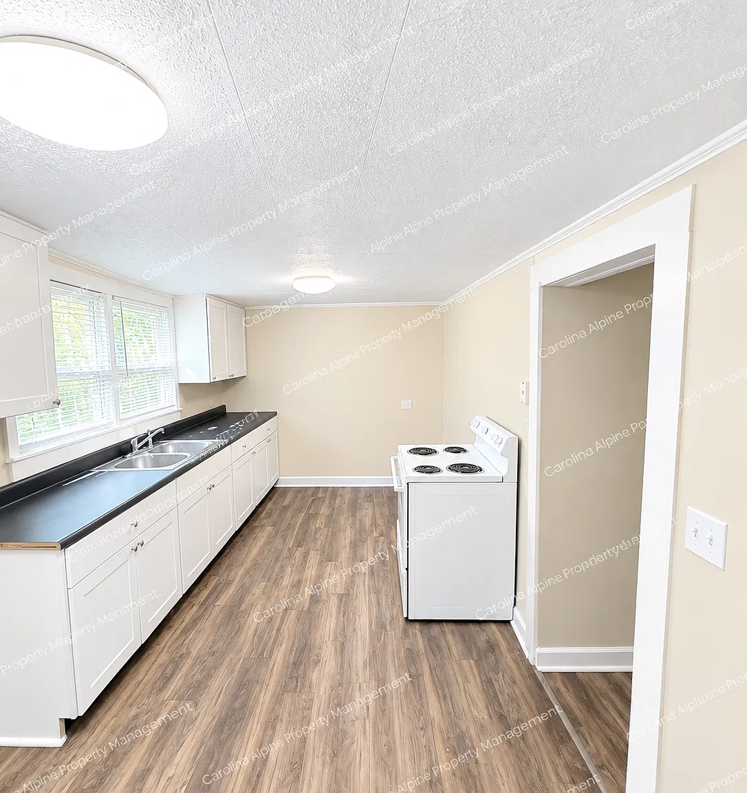 2 bed, 880 sqft, $950 — Photo 2