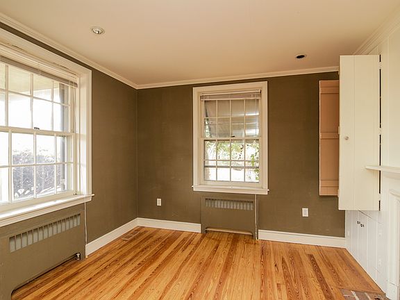 4th image of 1447 Alexander Ave