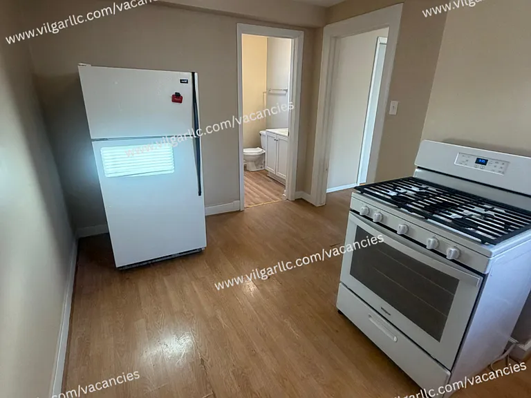 1305 W Fred St — Photo 1
